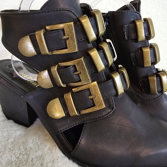NWOB! Sacred Heart Sargeant Vegan Leather Buckle Booties! Size 10. - Picture 3 of 9